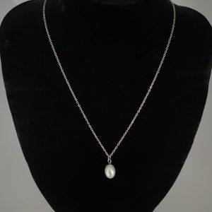 Mother of Pearl Pendant Necklace