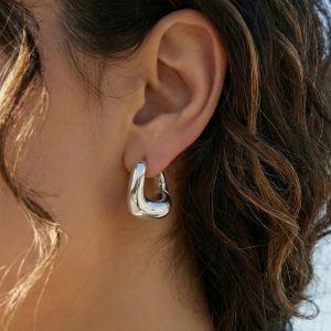 The Contour Hoop in tarnish-free waterproof stainless steel – alternate view